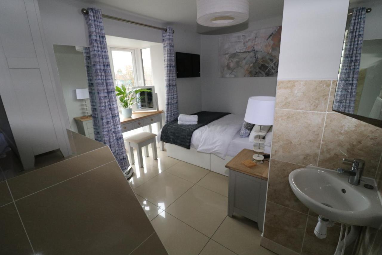 Riverside Rooms เรดดิ้ง ภายนอก รูปภาพ